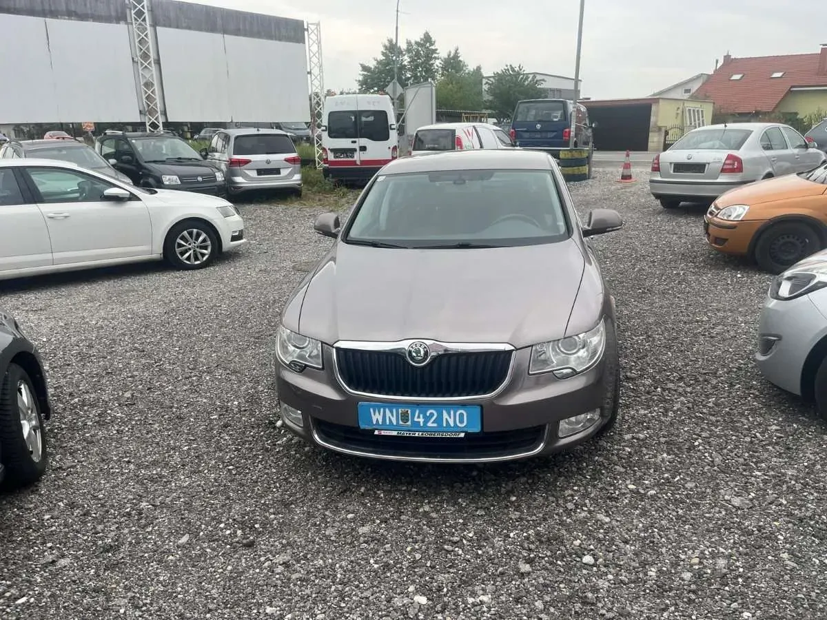 Skoda Superb 2013 photo 2