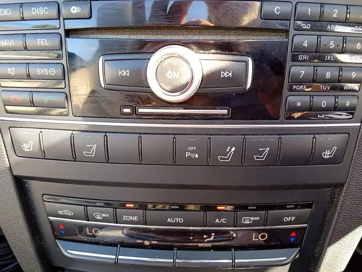 Mercedes-Benz E-Class 2010 photo 2