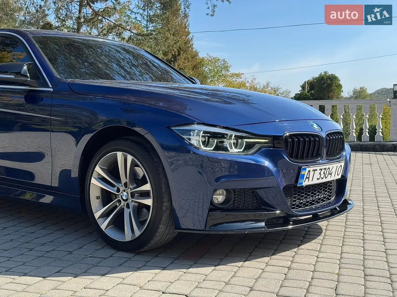 BMW 3 Series 2016 photo 2