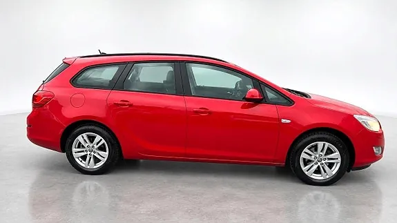 Opel Astra 2011 photo 3