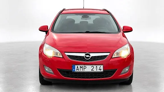 Opel Astra 2011 photo 2