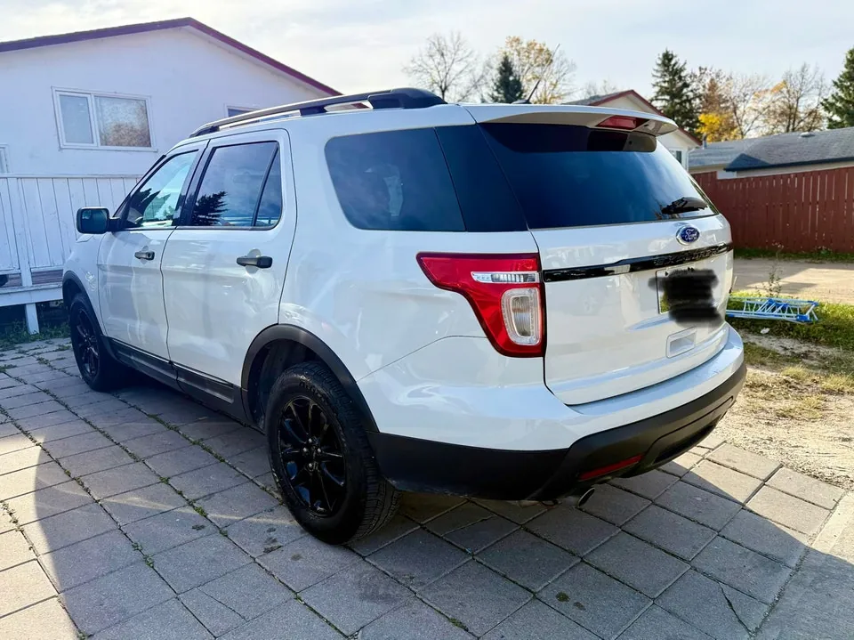Ford Explorer 2011 photo 4