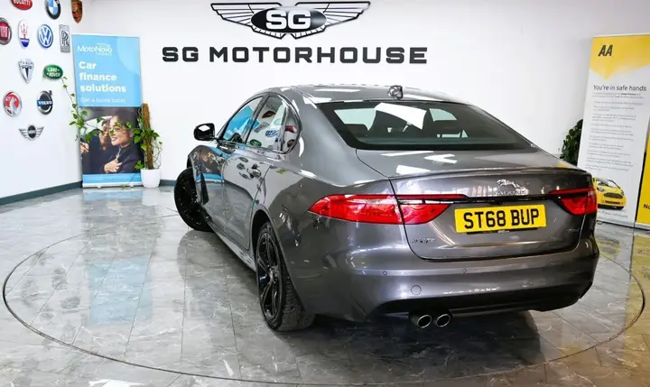 Jaguar Xf 2018 photo 2