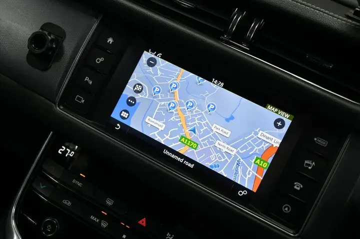 Jaguar Xf 2018 photo 5