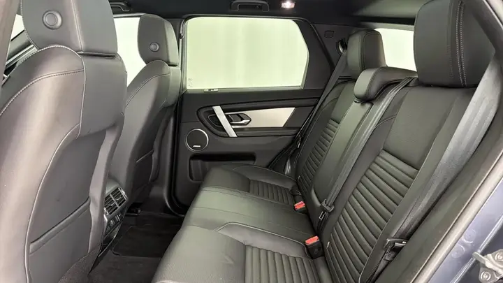 Land Rover Discovery Sport 2026 photo 4
