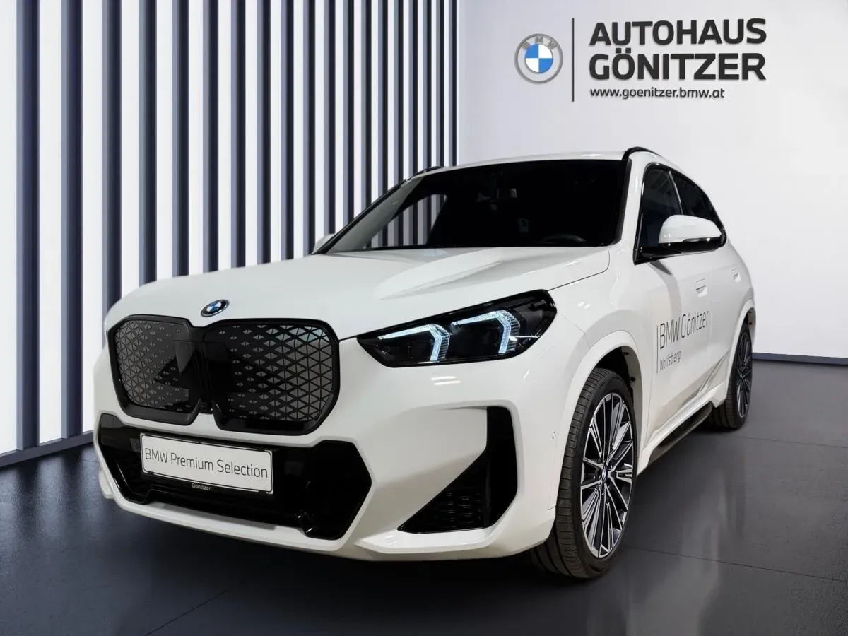BMW Ix1