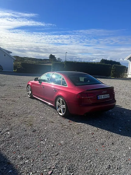 Audi A4 2009 photo 2