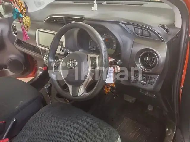 Toyota Vitz 2017 photo 4