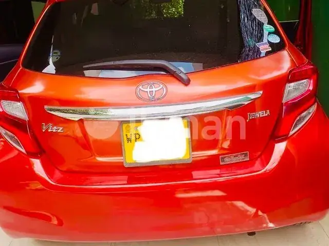 Toyota Vitz 2017 photo 2