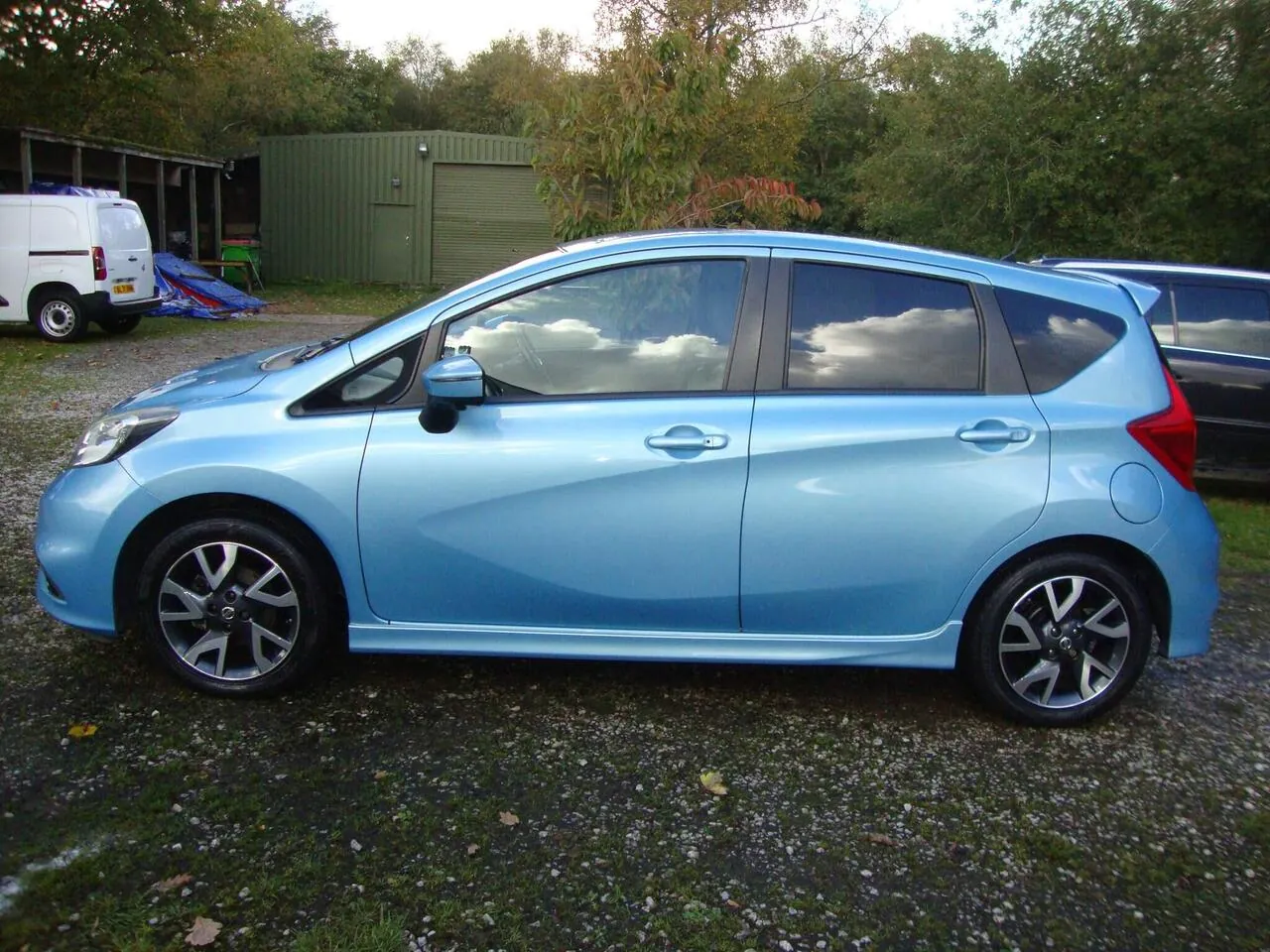Nissan Note 2015 photo 2