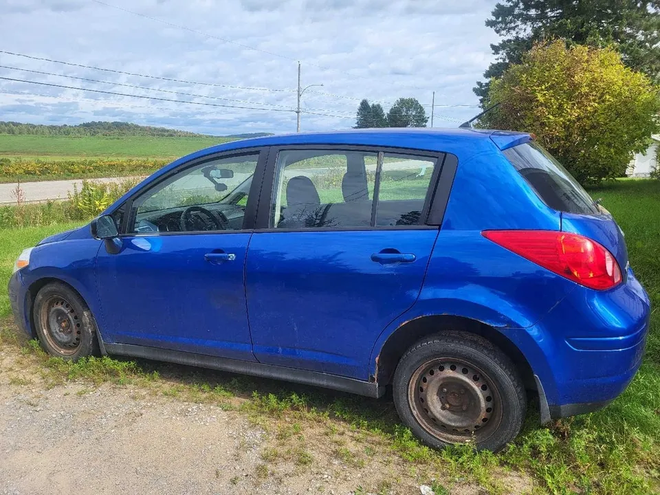 Nissan Versa 2009 photo 3