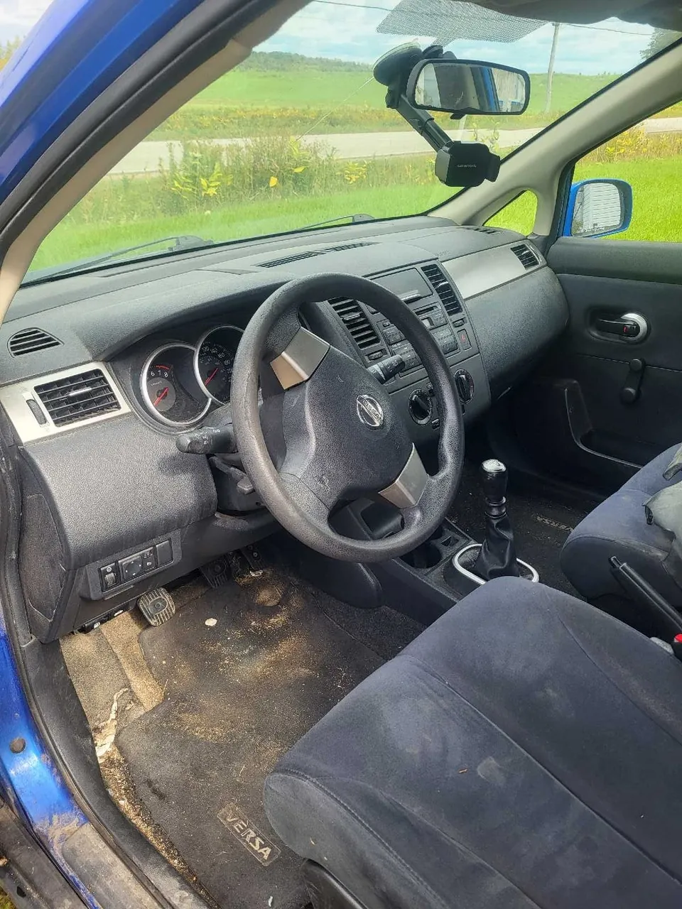 Nissan Versa 2009 photo 2