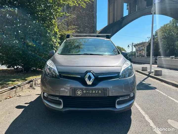 Renault Scenic 2015 photo 2