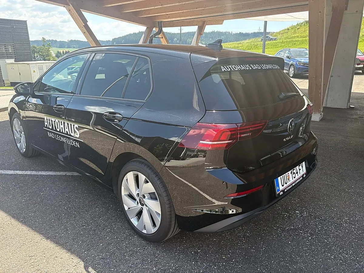 Volkswagen Golf 2025 photo 3