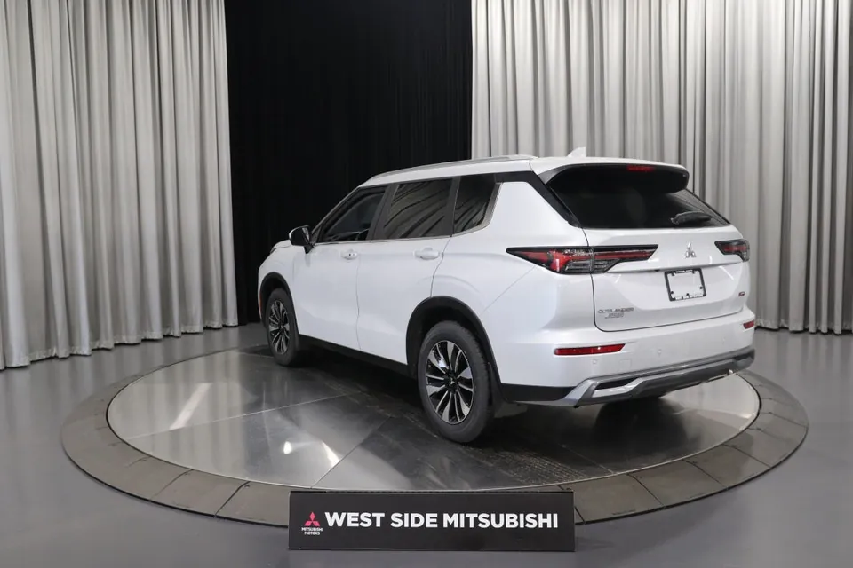 Mitsubishi Outlander 2026 photo 4