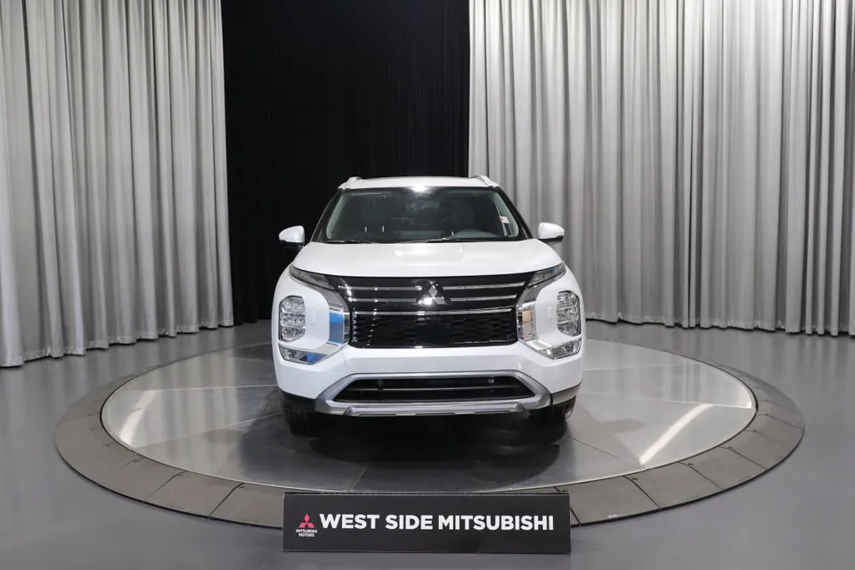Mitsubishi Outlander 2026 photo 2