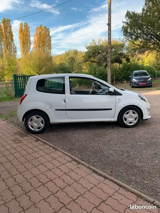 Renault Twingo 2010 photo 3