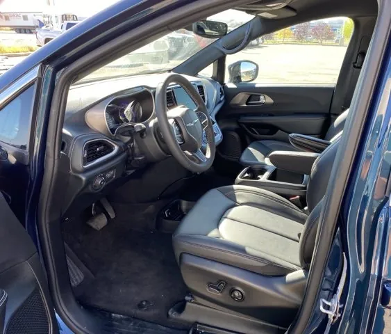 Chrysler Pacifica 2025 photo 5
