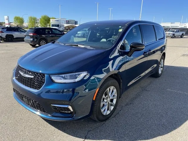 Chrysler Pacifica 2025 photo 3