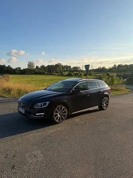 Volvo V60 2014 photo 2