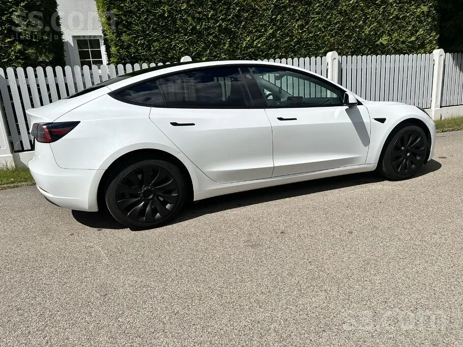 Tesla Model 3 2023 photo 5