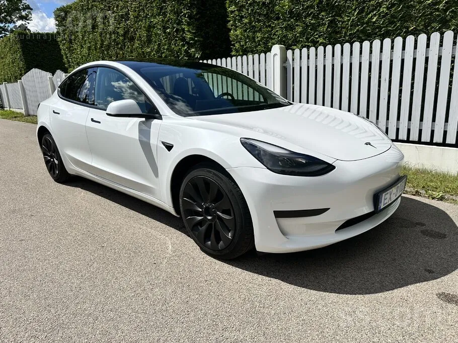 Tesla Model 3 2023 photo 4