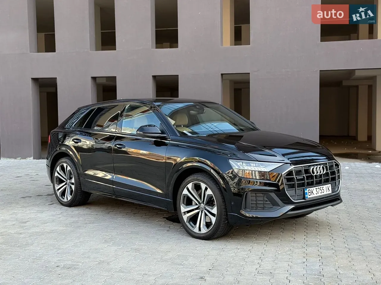 Audi Q8 2021 photo 2