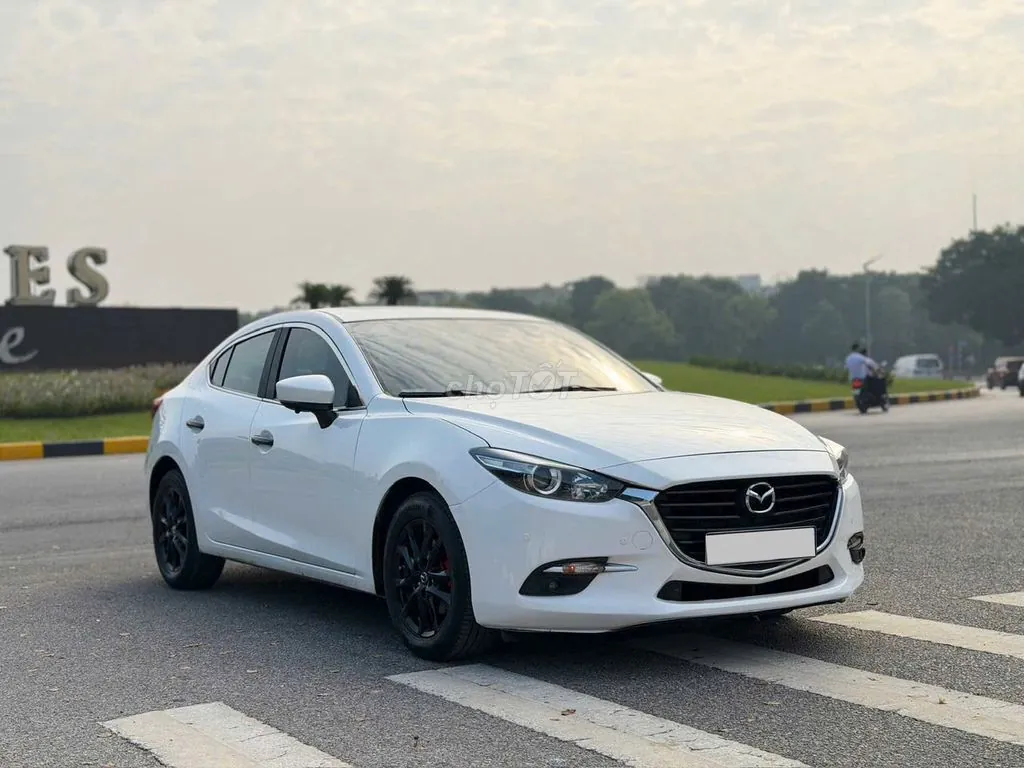 Mazda 3 2018 photo 2