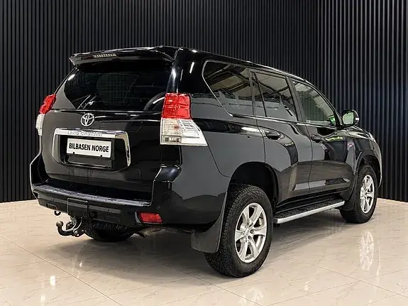 Toyota Land Cruiser 2012 photo 2