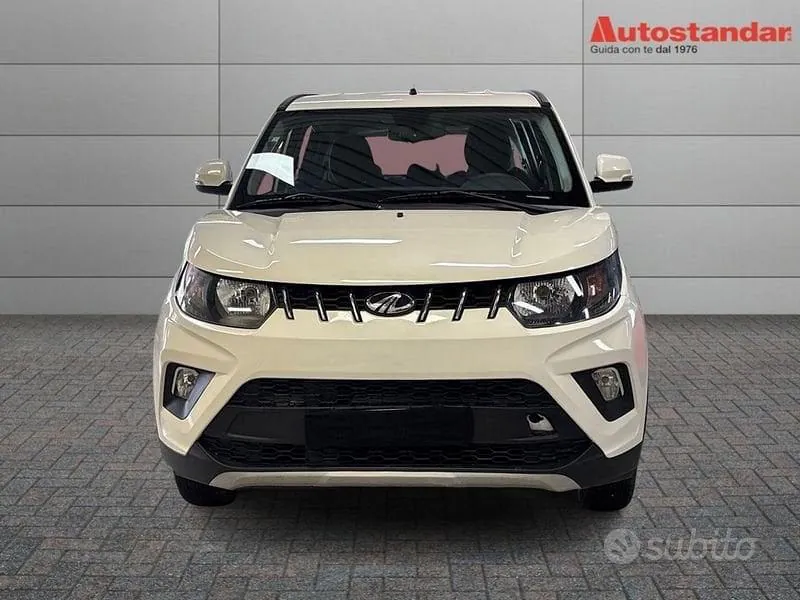 Mahindra Kuv100 2022 photo 2