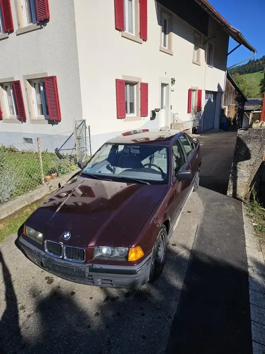 BMW 318I