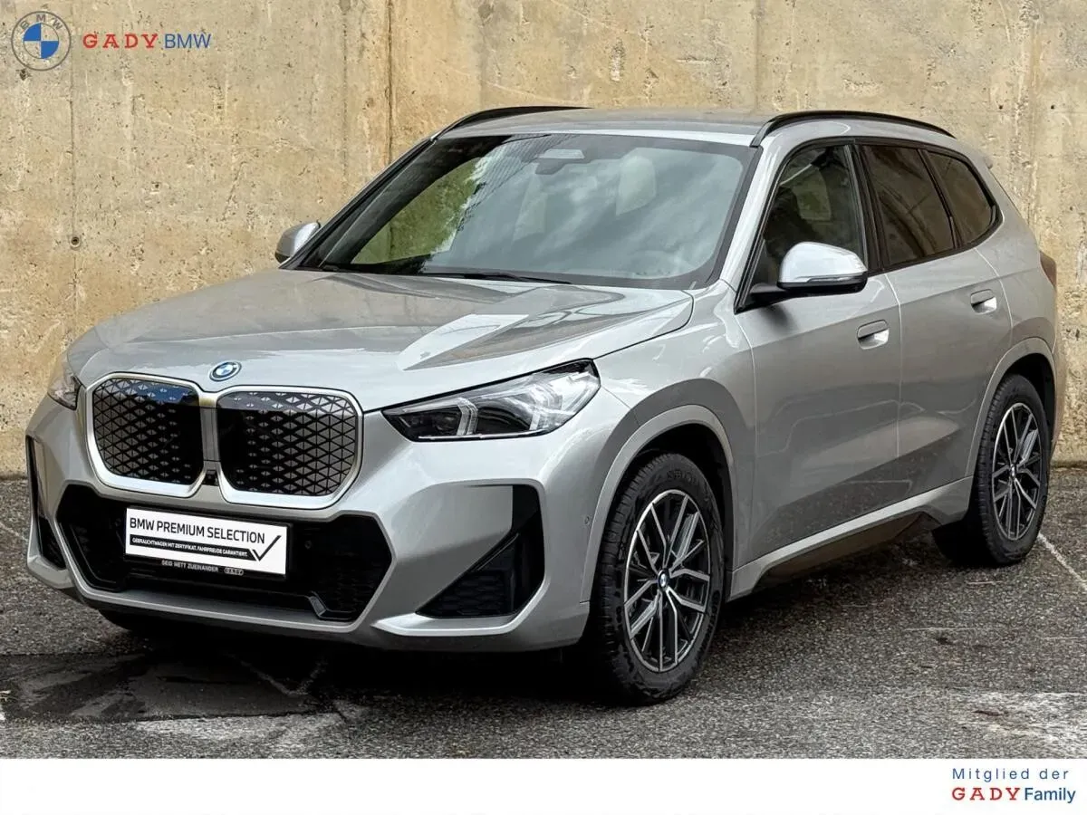 BMW Ix1
