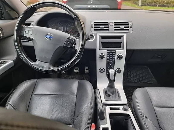 Volvo S40 2012 photo 4
