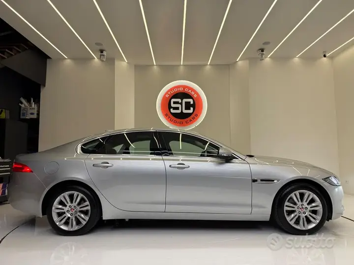 Jaguar Xf 2019 photo 5