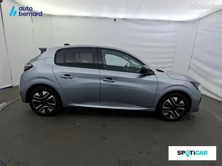 Peugeot 208 2025 photo 4