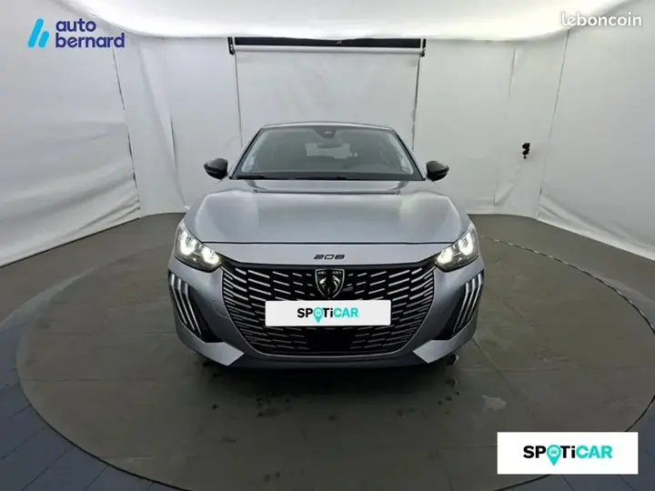 Peugeot 208 2025 photo 2