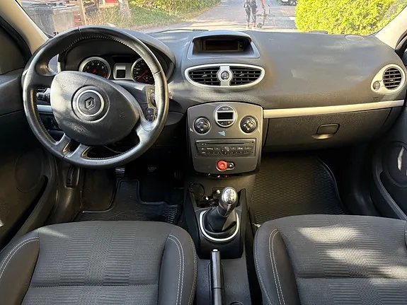 Renault Clio 2012 photo 4