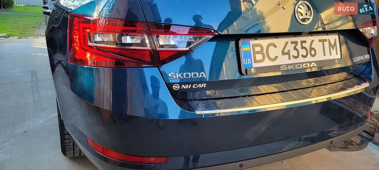 Skoda Superb 2018 photo 2