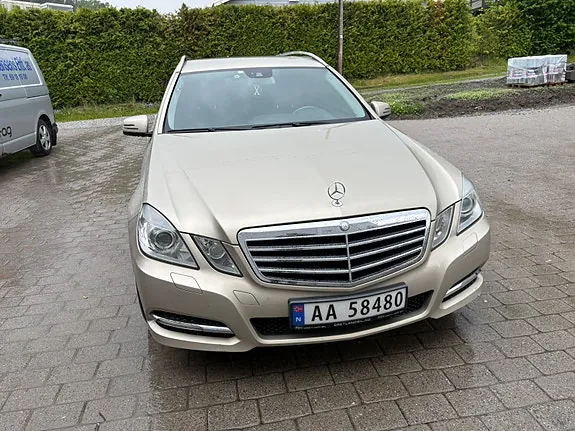 Mercedes-Benz E200 D 2010 photo 2