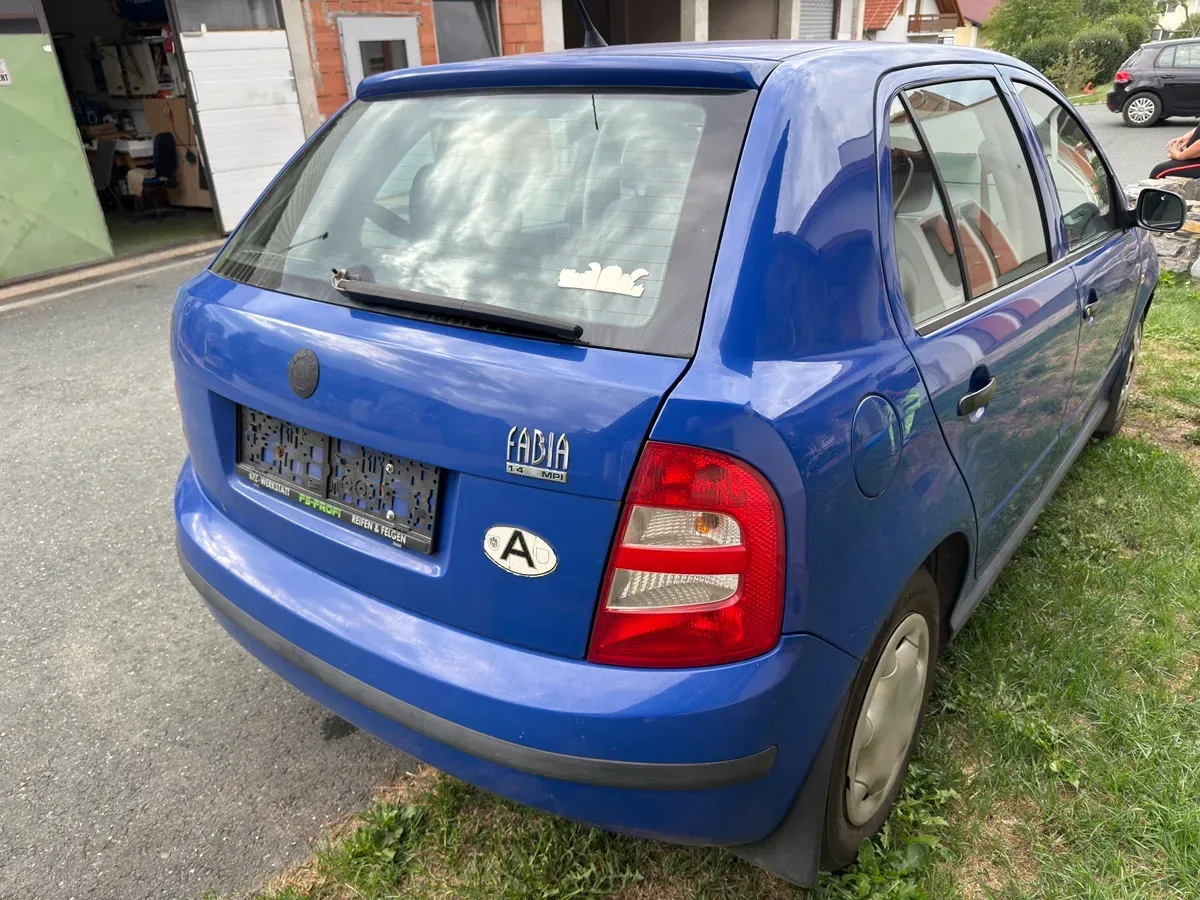 Skoda Fabia 2000 photo 2