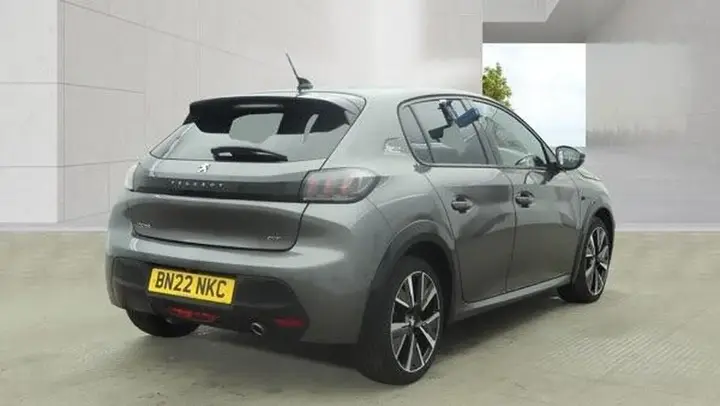 Peugeot 208 2022 photo 3