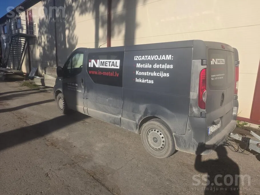 Opel Vivaro 2013 photo 2