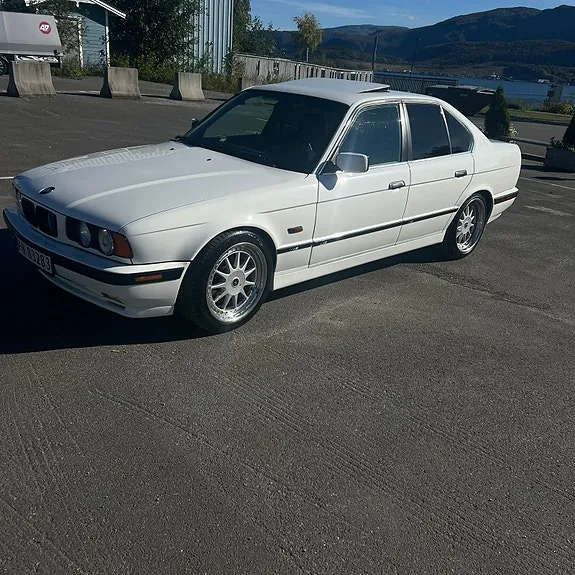 BMW 520I