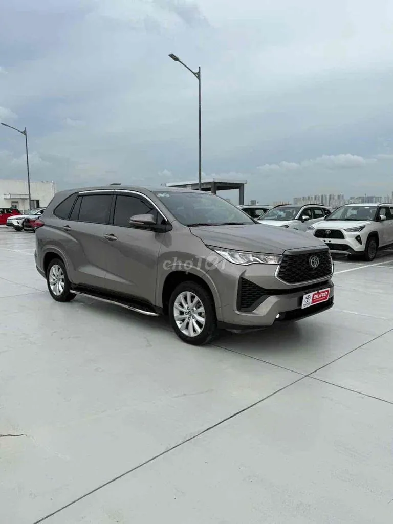 Toyota Innova Cross