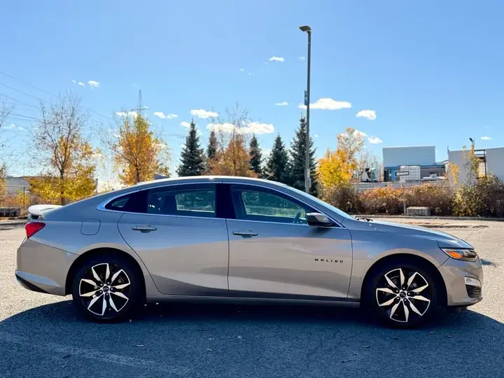 Chevrolet Malibu 2022 photo 2