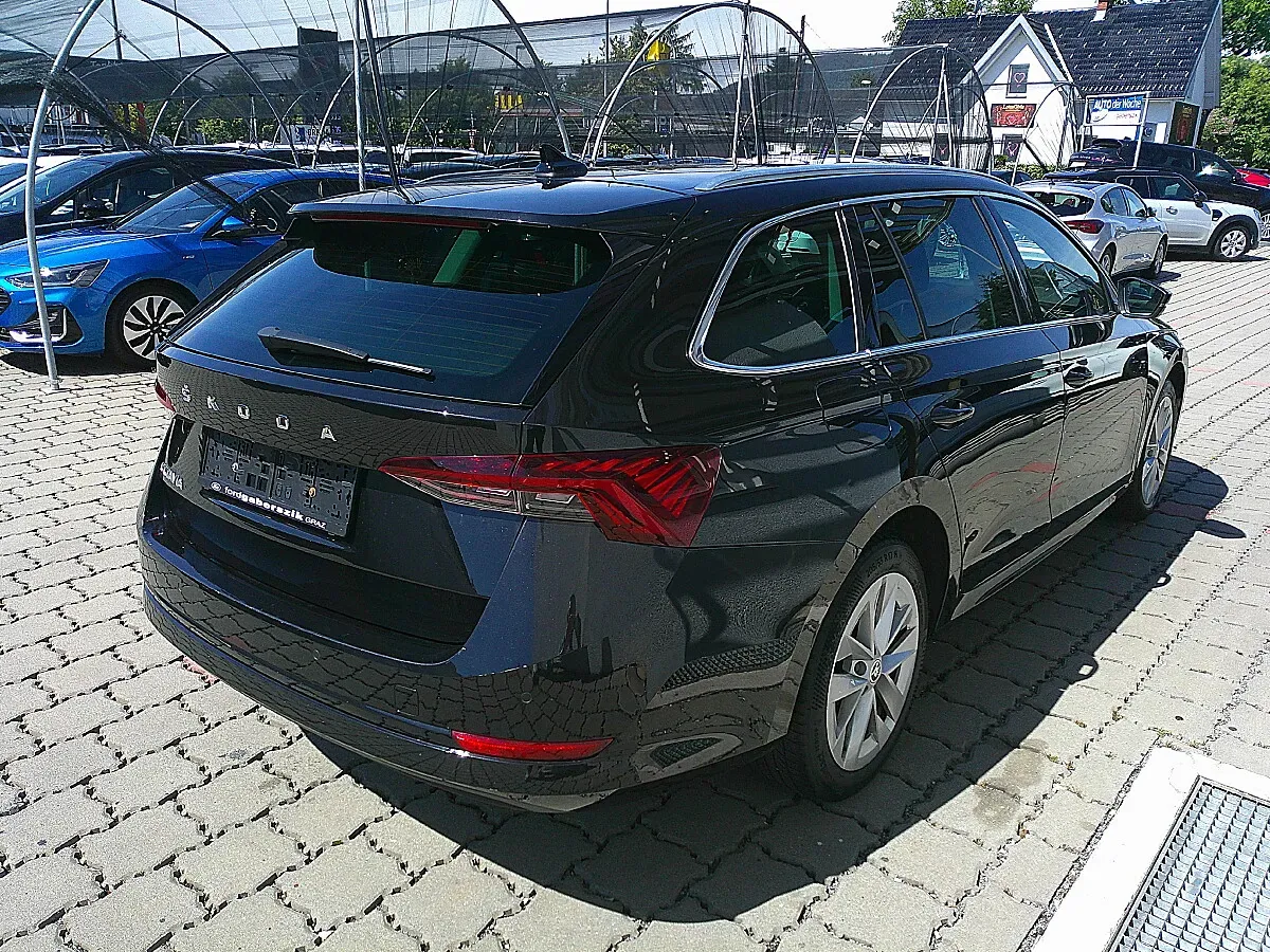 Skoda Octavia 2022 photo 3