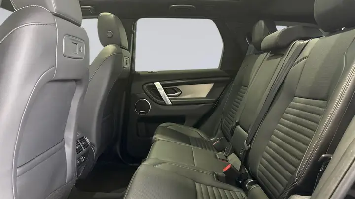 Land Rover Discovery Sport 2026 photo 4