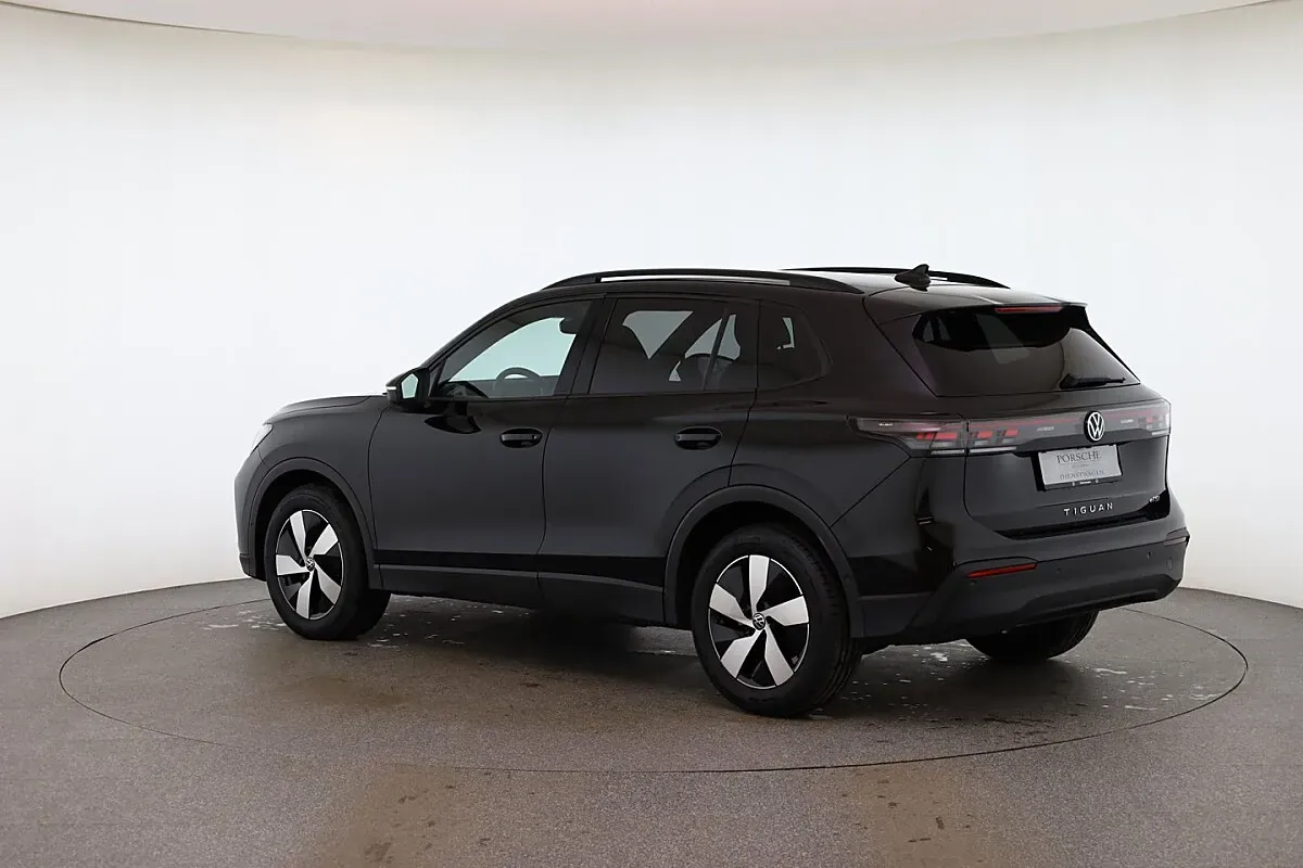 Volkswagen Tiguan 2026 photo 2