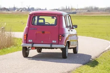 Renault 4 1988 photo 2