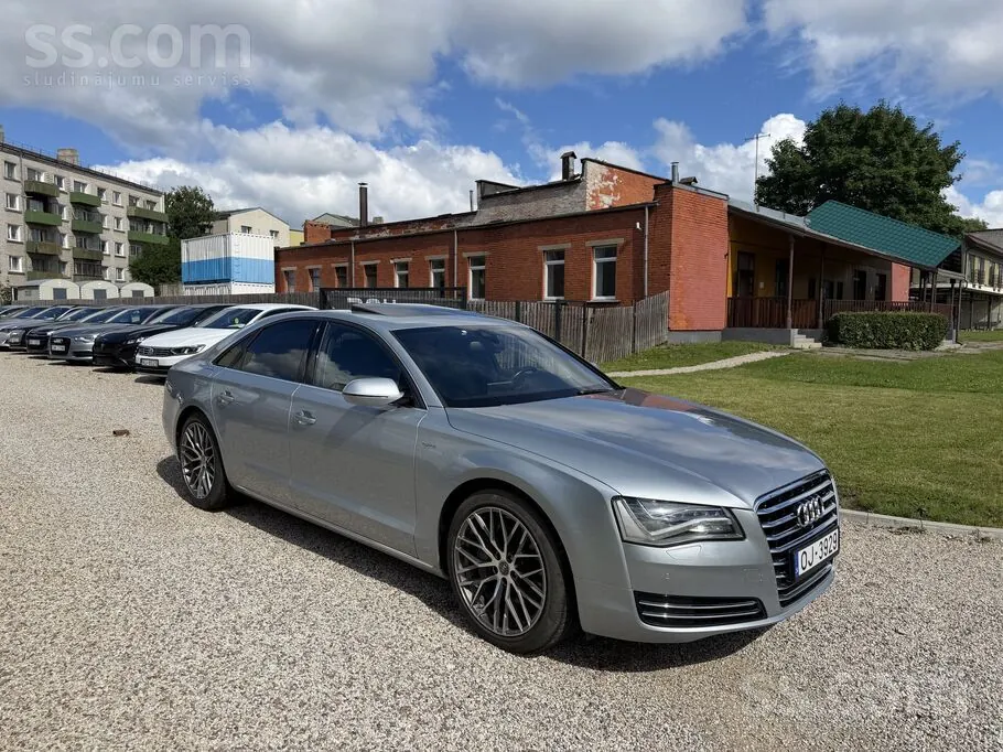 Audi A8 2013 photo 3